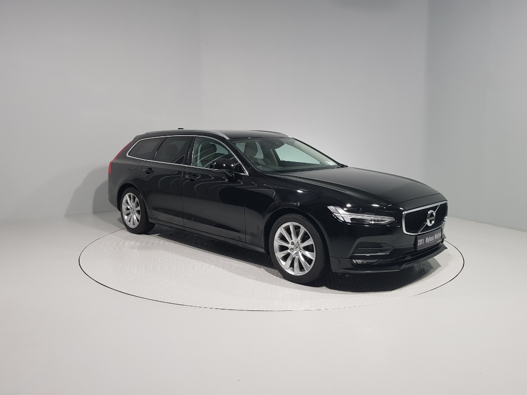 Image for 2020 Volvo V90 D4 Momentum Plus