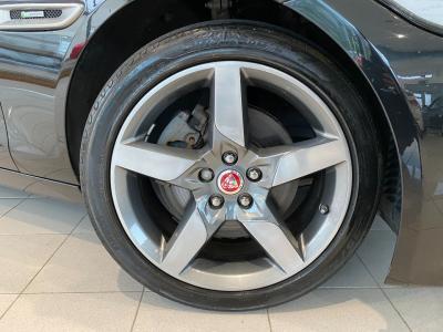 2019 Jaguar XE