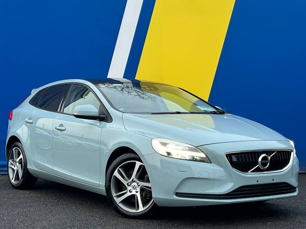 2017 Volvo V40