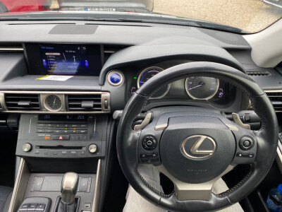 2016 Lexus IS 300h