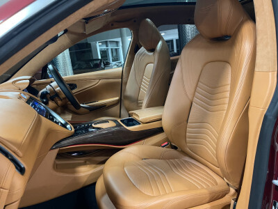 2021 Aston Martin DBX
