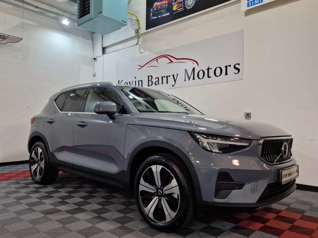 Image for 2022 Volvo XC40 T4 PHEV CORE RECHARGE AUTOMATIC **APPLE CARPLAY & ANDROID AUTO / CRUISE CONTROL / ELECTRIC BOOTLID / HEATED FRONT & REAR SEATS / HEATED STEERING WHEEL / SAT NAV / WIRELESS PHONE CHARGING**