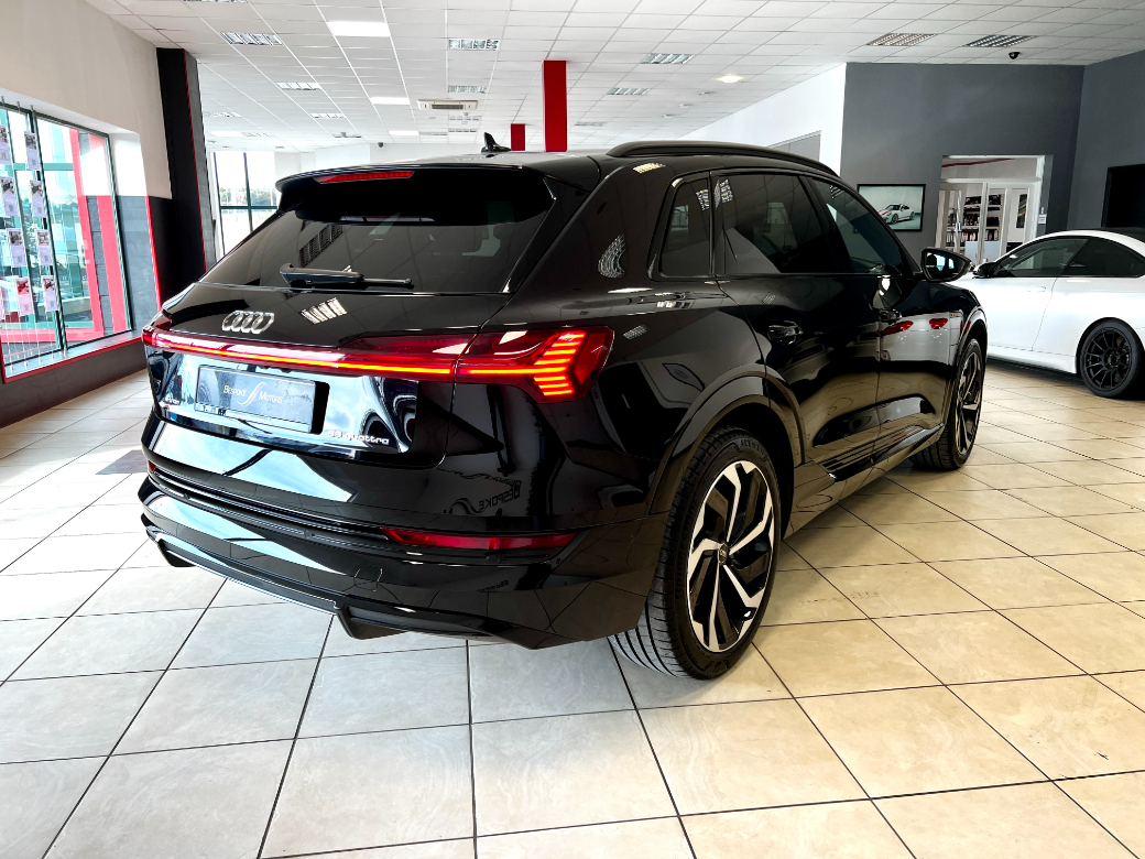 2022 Audi e-tron