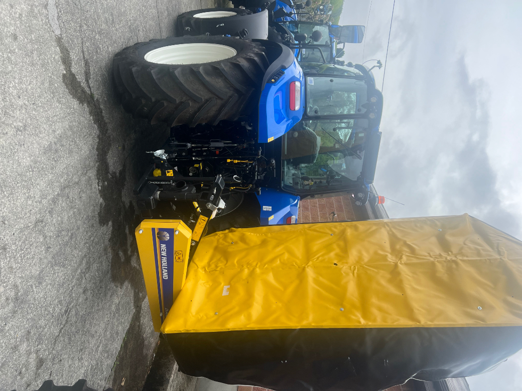 2023 New Holland T5