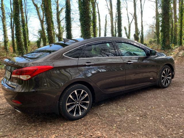 Image for 2016 Hyundai i40 Executive, Air Conditioning, Bluetooth, Dual Zone Climate Control, Electric Seats, Privacy Glass, Parking Sensors, Reversing Camera, Daytime Running Lights, Traction Control, Central Locking, USB