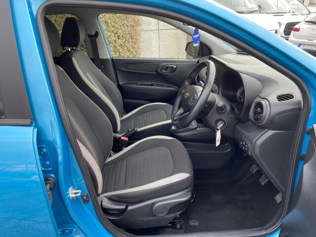 Image for 2020 Hyundai i10 1.0 PETROL DELUXE 5DR **BLUETOOTH** MEDIA PLAY** AIR CON** REVERSE SENSORS** ** BALANCE OF HYUNDAI 5 YEAR UNLIMITED MILEGAE WARRANTY**