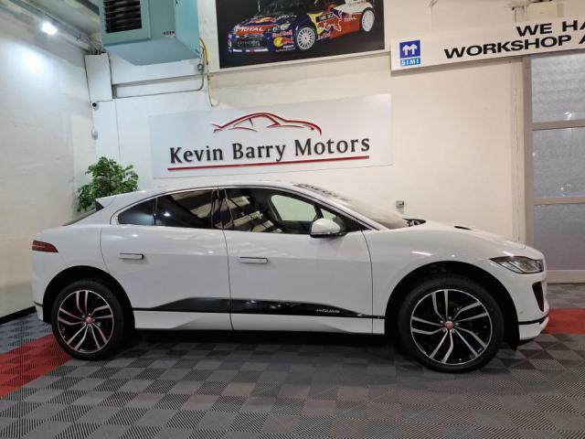 Image for 2020 Jaguar I-Pace EV400 S 90KWH AWD AUTOMATIC **ONE OWNER / RARE COLOUR / APPLE CARPLAY & ANDROID AUTO / HEATED STEERING WHEEL / MERIDIAN PREMIUM SOUND SYSTEM / REVERSE CAMERA / SAT NAV / SELF PARK ASSIST**