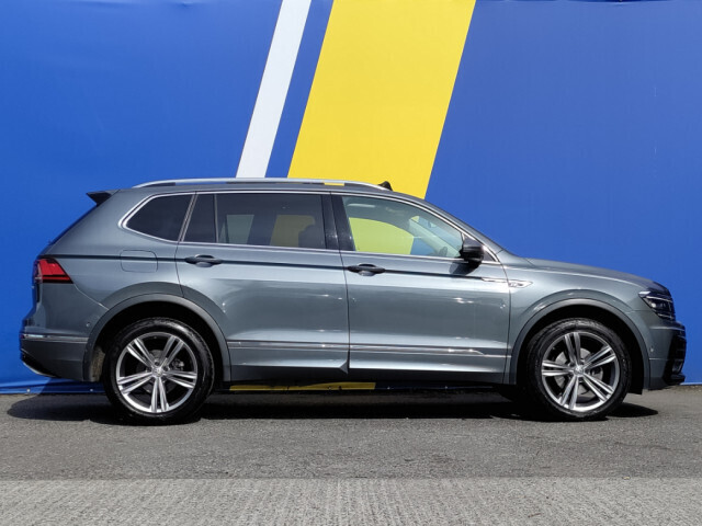 Image for 2019 Volkswagen Tiguan Allspace 2.0 TDI R-LINE AUTOMATIC // FULL PANORAMIC RUN SOOF // DIGITAL CLUSTER // HALF ALCANTARA // FINANCE THIS CAR FROM ONLY €146 PER WEEK