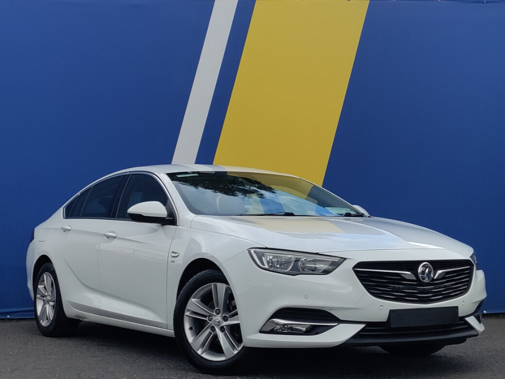 Image for 2019 Vauxhall Insignia 1.6 SRI GRAND SPORT TURBO D // HALF LEATHER INTERIOR // AIR CONDITIONING // PARKING SENSORS // FINANCE THIS CAR FROM ONLY €73 PER WEEK