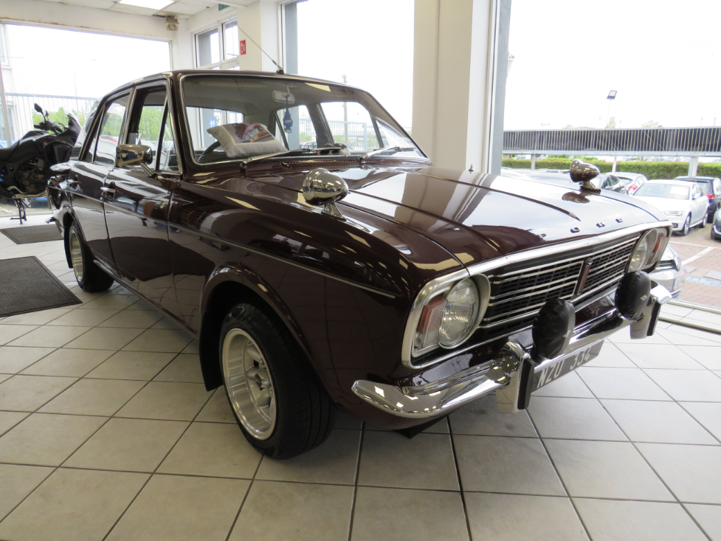 Image for 1967 Ford Cortina 1600 DELUXE AUTOMATIC // IMMACULATE CONDITION INSIDE AND OUT // FULLY RESTORED // NCT EXEMPT // €56 ROAD TAX PER YEAR // NAAS ROAD AUTOS EST 1991 // CALL 01 4564074 // SIMI DEALER 2022 