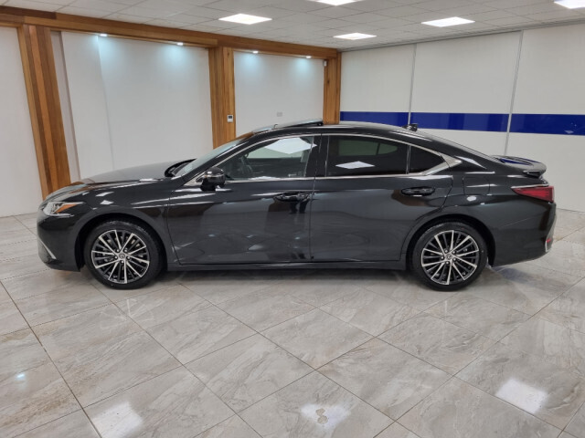 Image for 2023 Lexus ES 300h 232 REGISTERED 