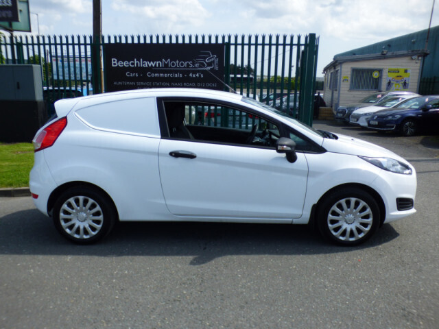 Image for 2017 Ford Fiesta 1.5 TDCI 75 PS BASE VAN // LOW MILEAGE // EXCELLENT CONDITION // ONE OWNER // DOCUMENTED SERVICE HISTORY // 08/23 CVRT // 