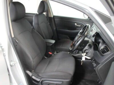 2015 Kia Carens