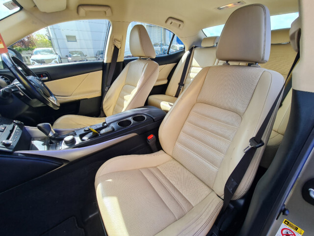 Image for 2015 Lexus IS 300h 2.5 CVT EXECUTIVE EDITION HYBRID AUTOMATIC 225BHP // FULL SERVICE HISTORY // CREAM LEATHER // HEATED SEATS // FINANCE THIS CAR FROM ONLY €78 PER WEEK
