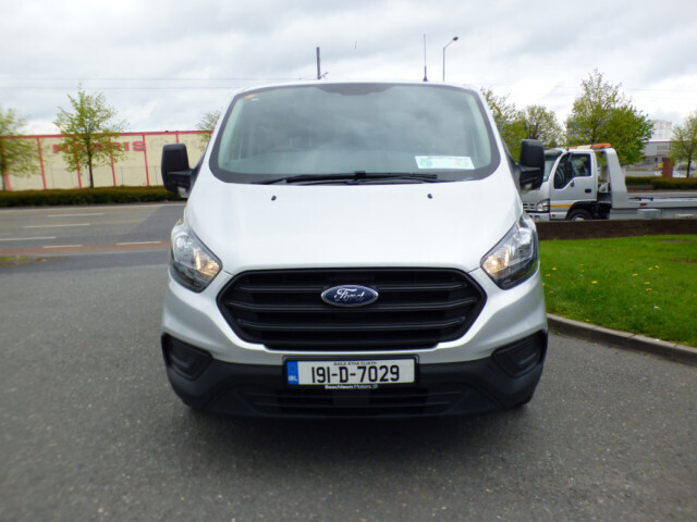 Image for 2019 Ford Transit Custom 2.0 TDCI 105 PS SWB // PRICE EXCL. VAT // GREAT CONDITION // 01/24 CVRT // DOCUMENTED SERVICE HISTORY // ONE OWNER //