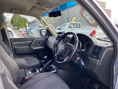 2017 Mitsubishi Pajero