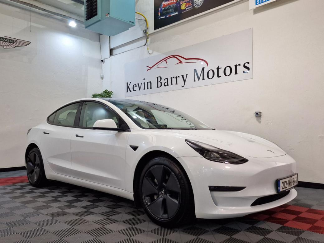 Image for 2021 Tesla Model 3 LONG RANGE (WHITE INTERIOR) AUTOMATIC **NEW MODEL / BLACK & WHITE PREMIUM INTERIOR / ELECTRIC BOOTLID / HEATED STEERING WHEEL / HEATED FRONT & REAR SEATS**