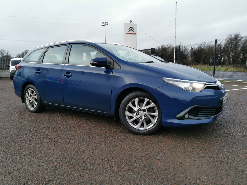 2016 Toyota Auris