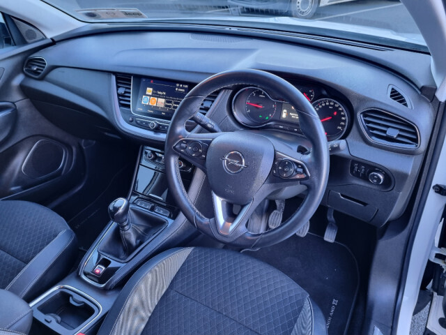 Image for 2018 Opel Grandland X SRI 1.6 TURBO D 120PS