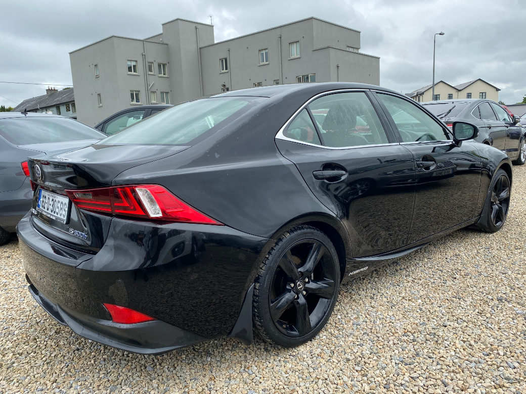 2016 Lexus IS 300h