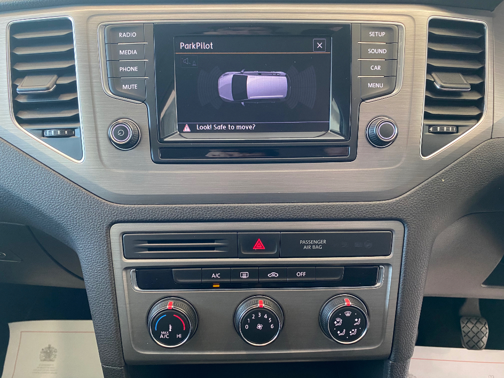 2015 Volkswagen Golf SV