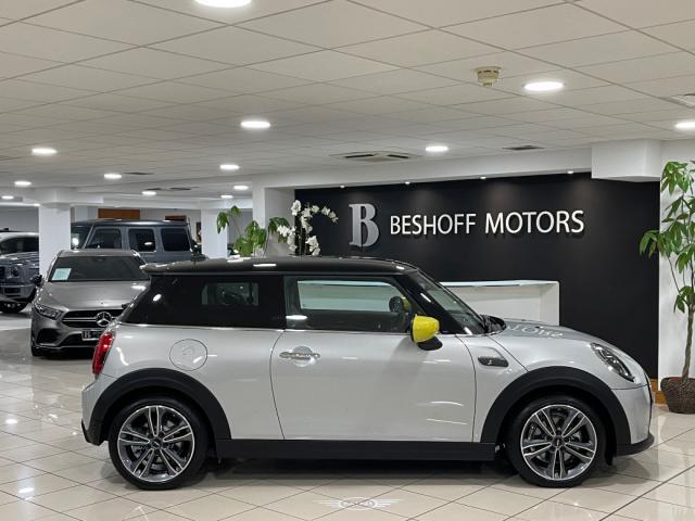 Image for 2021 Mini Hatch S Electric Level 2=ONLY 3, 000 MILES//AS NEW//HUGE SPEC=BALANCE OF MINI WARRANTY//211 DUBLIN REG=ONLY €120 ANNUAL ROAD TAX//TAILORED FINANCE PACKAGES AVAILABLE=TRADE IN'S WELCOME