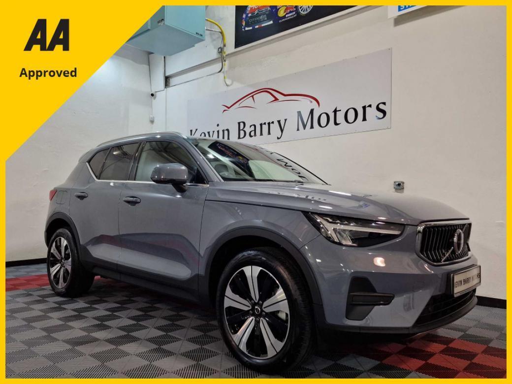 Image for 2022 Volvo XC40 T4 PHEV CORE BRIGHT RECHARGE AUTOMATIC **APPLE CARPLAY & ANDROID AUTO / CRUISE CONTROL / ELECTRIC BOOTLID / HEATED FRONT & REAR SEATS / HEATED STEERING WHEEL / SAT NAV / WIRELESS PHONE CHARGING**