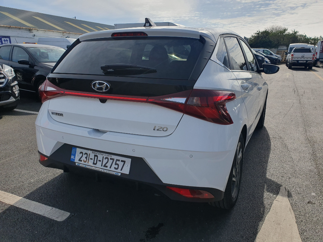 i20