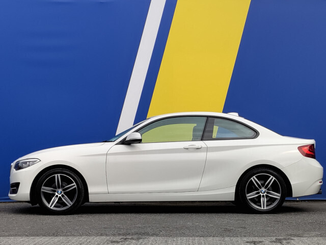Image for 2015 BMW 2 Series 218D SPORT COUPE // FULL LEATHER INTERIOR // PARKING SENSORS // AIR CONDITIONING // FINANCE THIS CAR FROM ONLY €63 PER WEEK