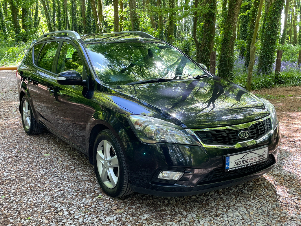 Image for 2012 Kia Ceed 2 year nctSW Elite, Air Conditioning, Bluetooth, CD Player, Cruise Control, Six Speed Transmission, Multi-Function Steering Wheel, Alloy Wheels, Central Locking, Folding Rear Seats, Traction Control 