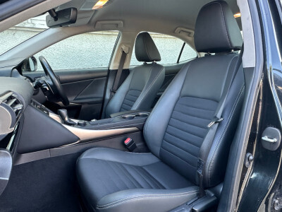 2019 Lexus IS 300h
