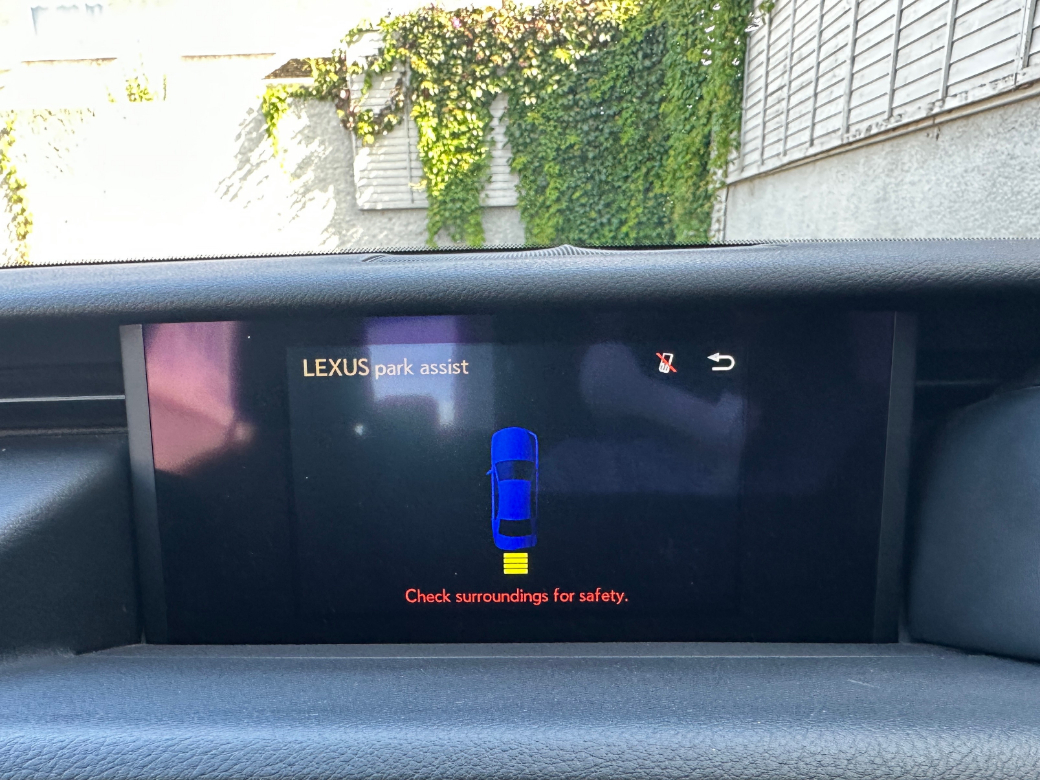 2019 Lexus IS 300h