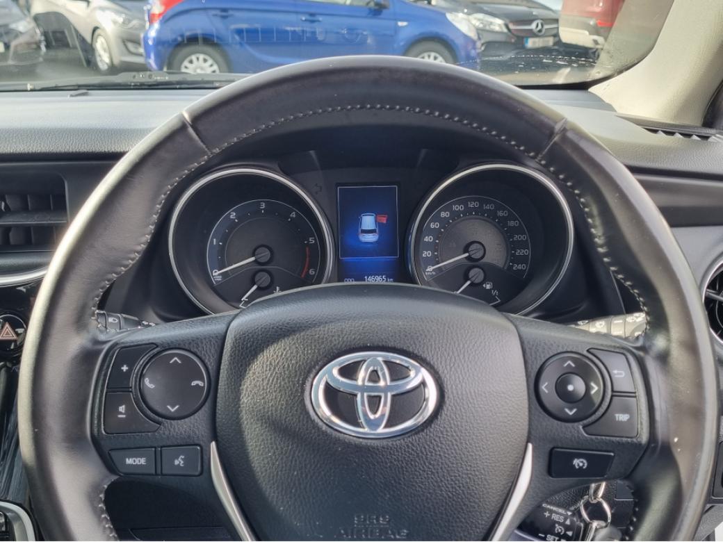 2016 Toyota Auris