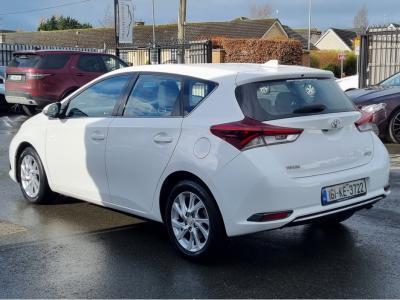 2016 Toyota Auris