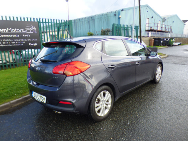 Image for 2015 Kia Ceed 1.4 CRDI EX 5DR // DOCUMENTED SERVICE HISTORY // STUNNING CONDITION // €200 ROAD TAX // CRUISE, BLUETOOTH AND ALLOY WHEELS // 03/25 NCT // 