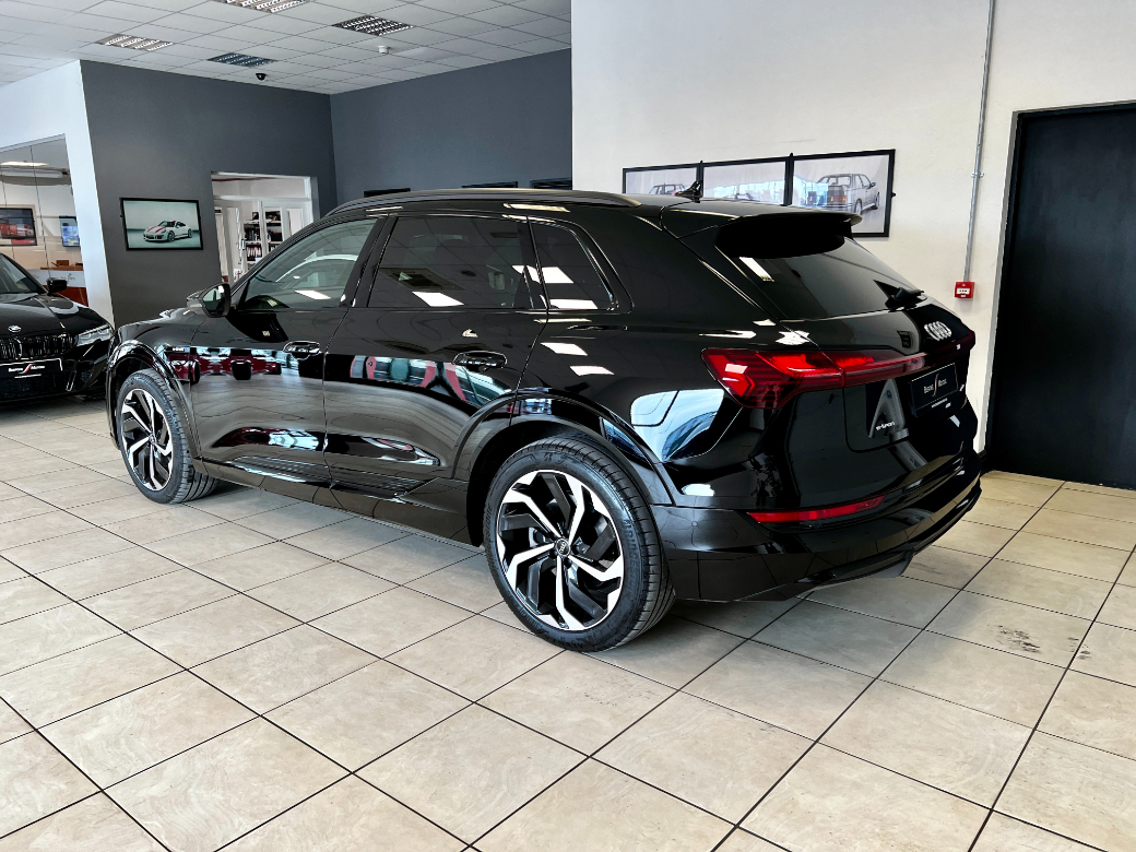 2022 Audi e-tron