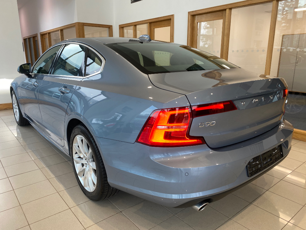 2020 Volvo S90