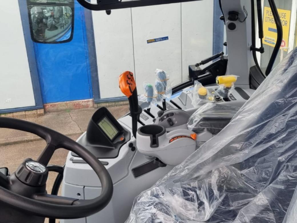 2023 New Holland T7.175