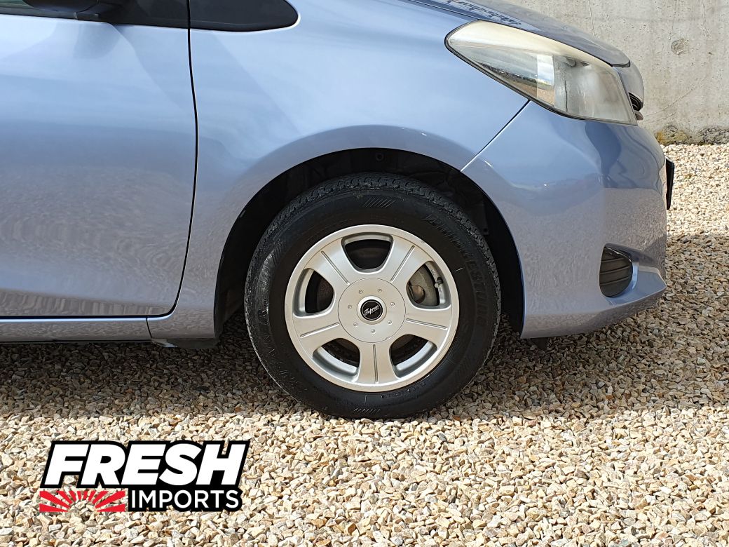2013 Toyota Vitz