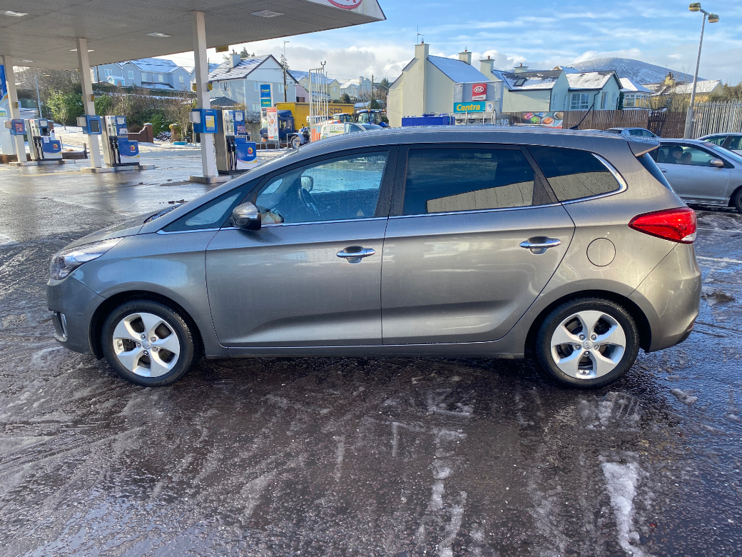 2015 Kia Carens