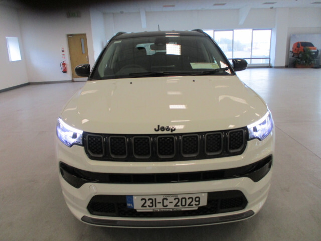 Image for 2023 Jeep Compass S-model 1.5 E-hybrid 130 DCT 5 DOOR-TWO TONE PAINT-LEATHER-CAMERA-SAT NAV-HEATED SEATS-HEATED STEERING WHEEL