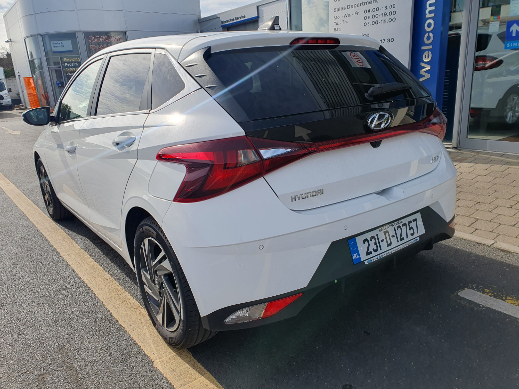 i20