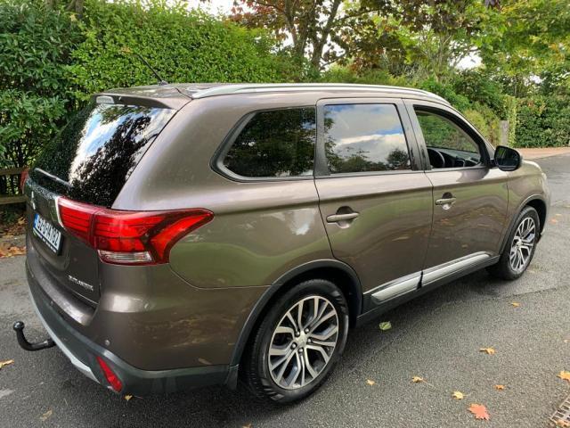 Image for 2015 Mitsubishi Outlander 4WD 6MT 7S 4DR Air Conditioning, Bluetooth, Reversing Camera, Parking Sensors, Cruise Control, Selectable Drive Mode