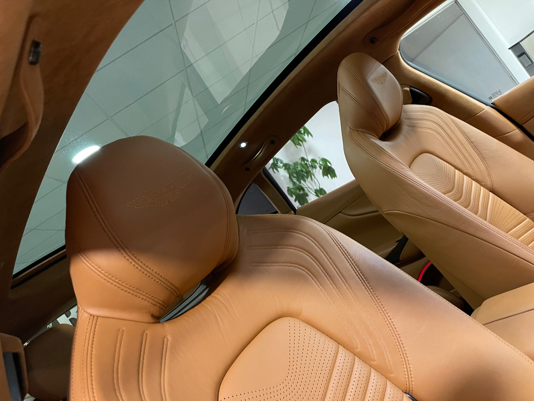 2021 Aston Martin DBX