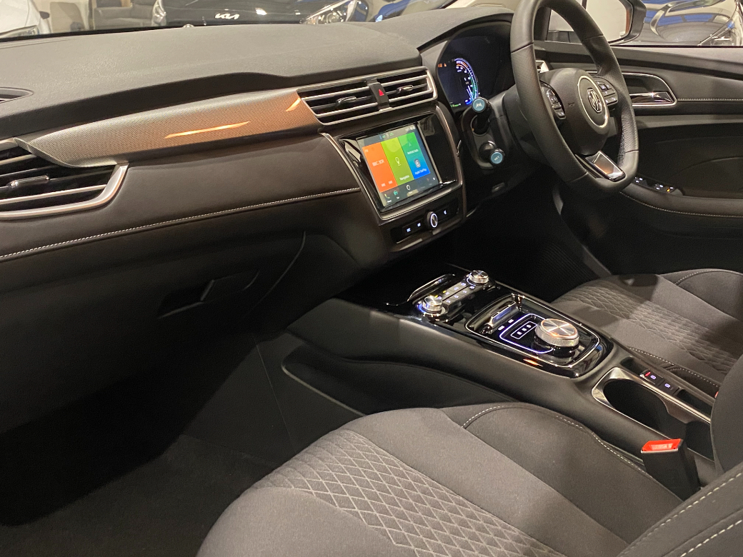 2022 MG 5
