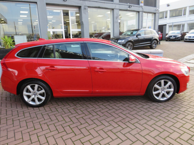 Image for 2015 Volvo V60 2.0 D4 SE LUX AUTO TOURER // IMMACULATE CONDITION INSIDE AN OUT // ALLOYS // BLACK LEATHER // AIR-CON // CRUISE // 1 OWNER FROM NEW // NAAS ROAD AUTOS EST 1991 // CALL 01 4564074 // SIMI DEALER 2022