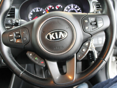2015 Kia Carens