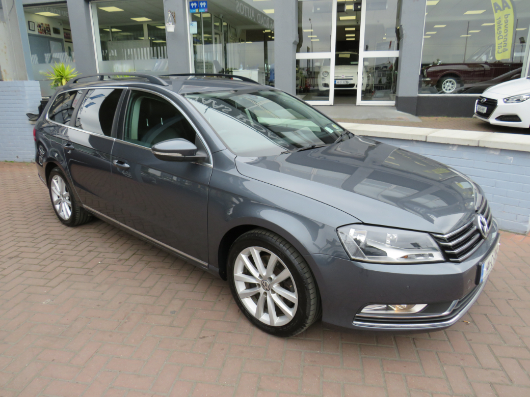 Image for 2014 Volkswagen Passat 1.6 TDI EXECUTIVE BLUEMOTION 1 105PS 5DR // ALLOYS // FULL LEATHER // SAT-NAV // BLUETOOTH // CRUISE CONTROL // MFSW // NAAS ROAD AUTOS EST 1991 // CALL 01 4564074 // SIMI DEALER 2023 