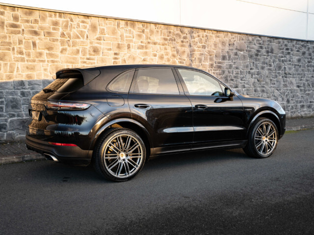Image for 2020 Porsche Cayenne V6 E-Hybrid 5 Seats N1 Crewcab