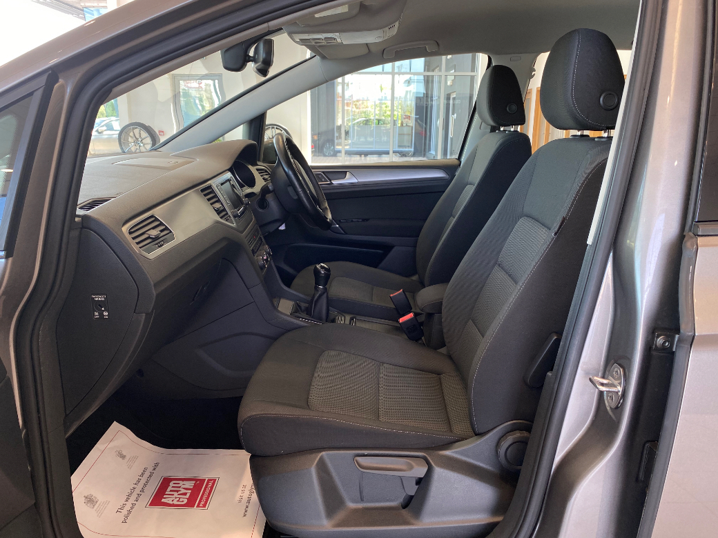 2015 Volkswagen Golf SV